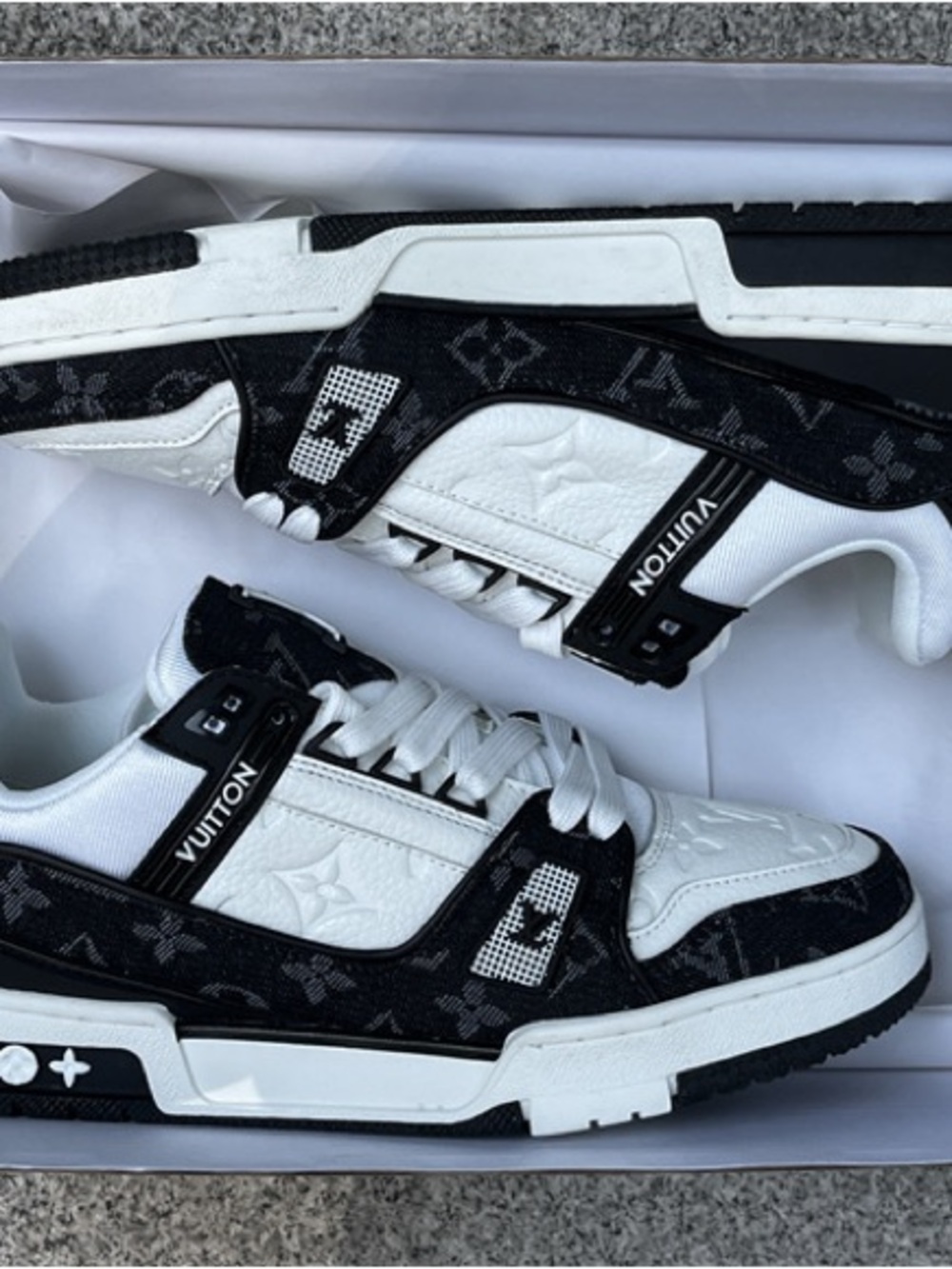 Louis Vuitton Trainers - Picture 9 of 9